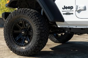 Wheel - Rough Country - 84 Series, 18x8.5, 5x5, +0mm Offset - Gloss Black